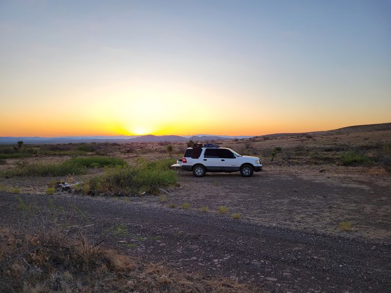 This Free Arizona Rockhounding Area Is A Treasure Hunt For Anyone Willing To Dig - Decor Hint Fire Agate Country Awaits You