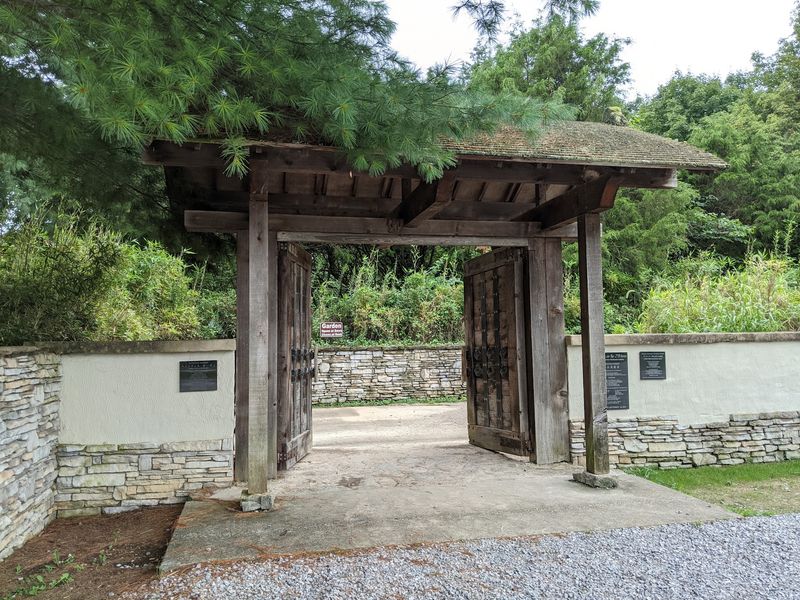 This Free Kentucky Japanese Garden Has Arched Bridges, Koi Ponds, And Peaceful Paths Waiting To Be Explored - Decor Hint A Gate That Asks You To Leave Your Worries Behind