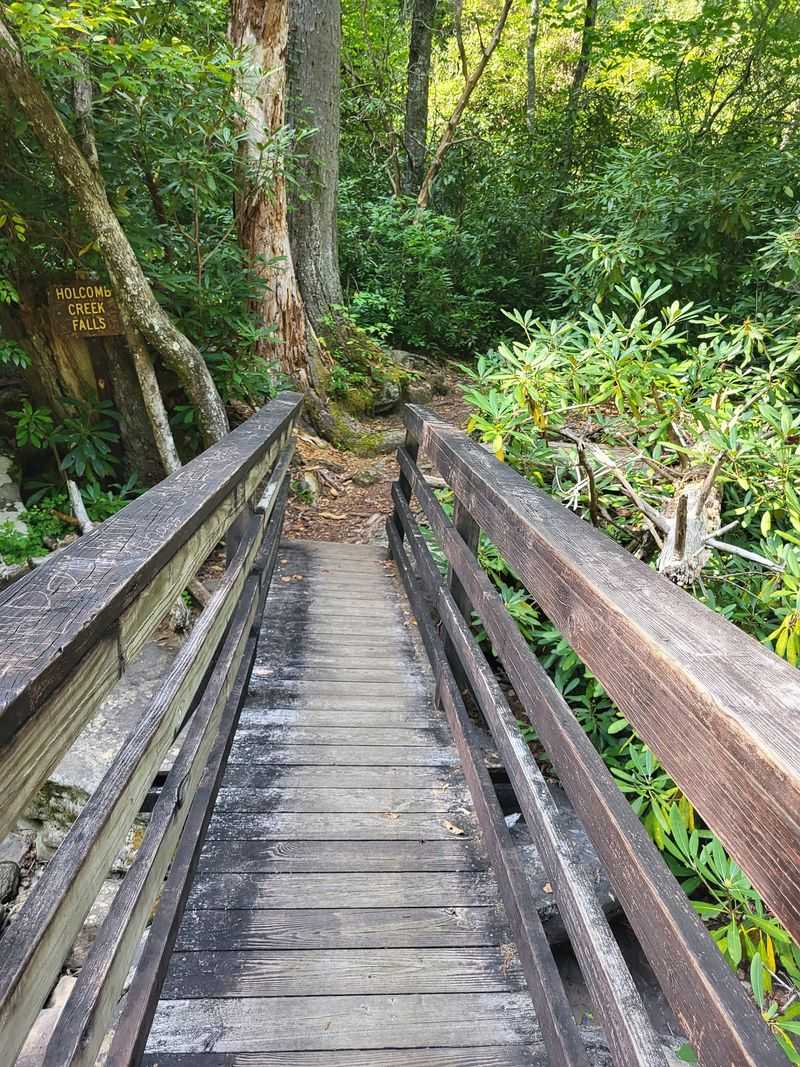 This Georgia Waterfall Hike Winds Through A Shaded Forest To Multiple Cascades - Decor Hint The Gravel Road That Guards The Trailhead