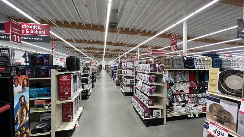 This Idaho Membership Discount Store Has Bargain Hunters Coming Back Again And Again - Decor Hint A $5 Lifetime Membership Unlocks The Store’s Bargain-Hunting Appeal