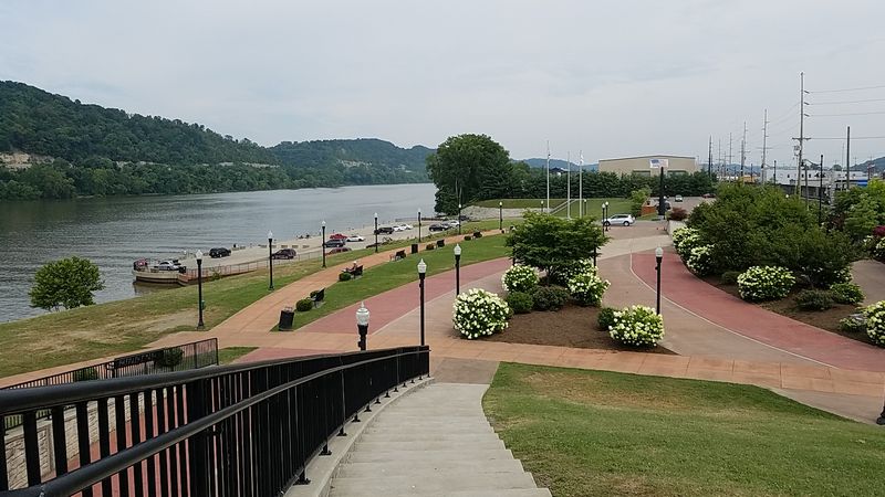 This Kentucky River Town Is Beautiful, Welcoming, And Easy On Your Budget - Decor Hint A River Town That Wins You Over Fast