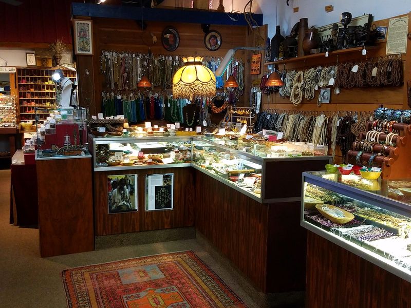 This Nearly 40-Year-Old North Carolina Shop Sells Beads From The 1800s And Even Earlier - Decor Hint Dig Through Venetian Trade Beads Dating Back To The 1800s
