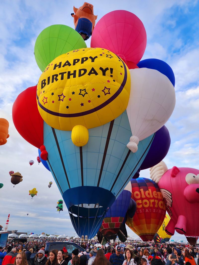 This New Mexico Festival Turns Sunrise Into A Sky Full Of Color Every October - Decor Hint Born From A Radio Birthday