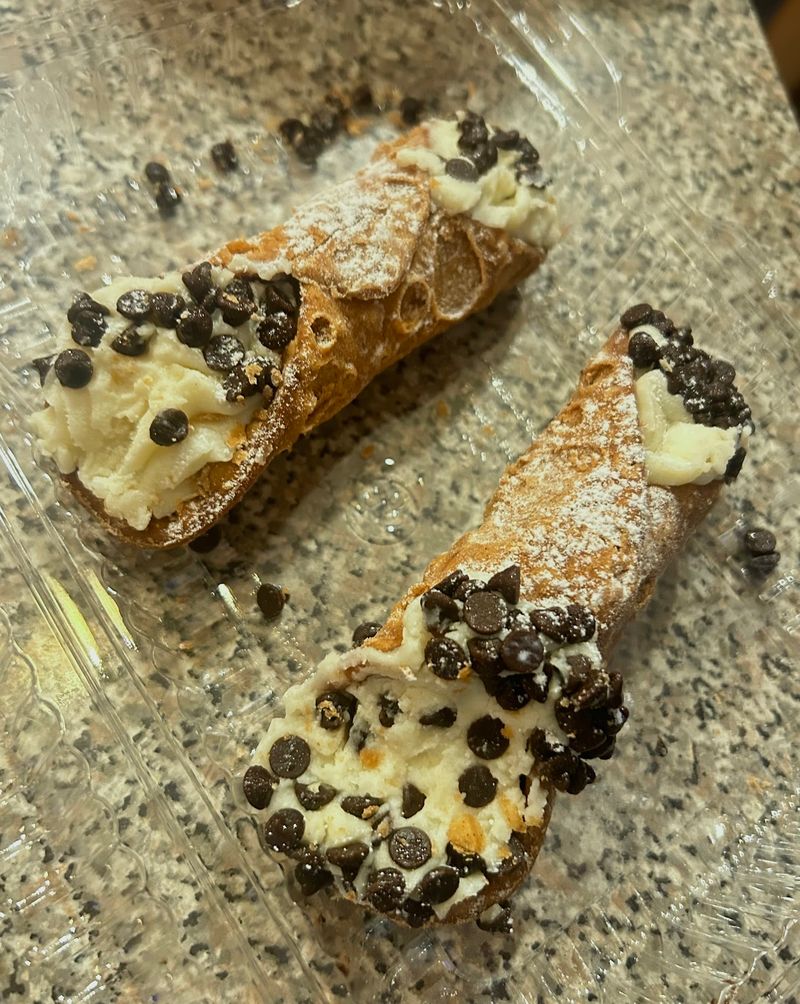 Start With The Cannoli That Put This Italian Bakery On Your Radar
