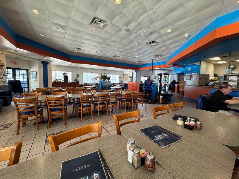 This Old-School Georgia Restaurant Has Been Serving Its Famous Greek-Style Pizza Since 1977 - Decor Hint A Georgia Opening With A Longer Backstory