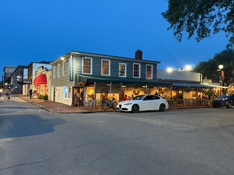This Old-School Italian Pizzeria In Georgia Has Diners Driving Miles To Eat Here - Decor Hint A Corner Spot With Serious Staying Power