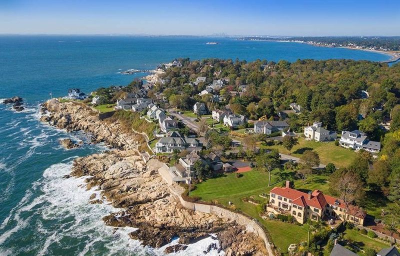 This Peaceful Massachusetts Coastal Town Is Winning Over People Who Avoid Busy Destinations - Decor Hint Where The American Navy Began