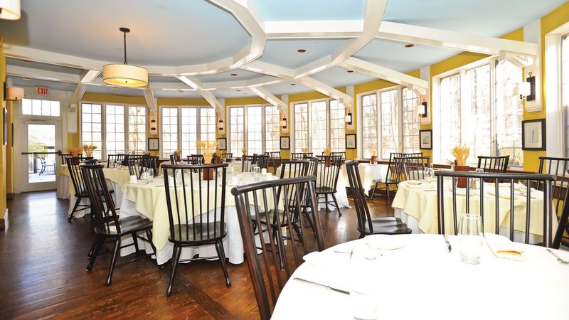 Scenic Dining Gives This Restaurant Its Personality