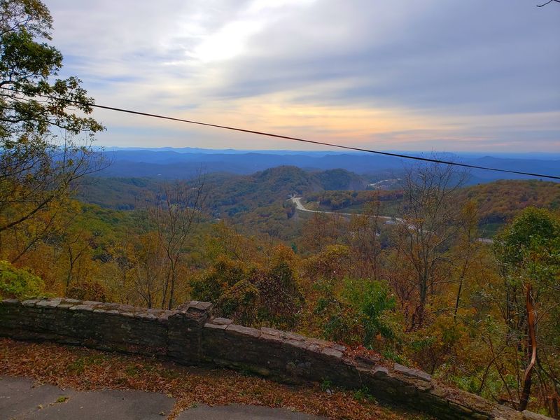 See Why Fall Travelers Are Suddenly Putting This Mountain Escape On Their Weekend Lists