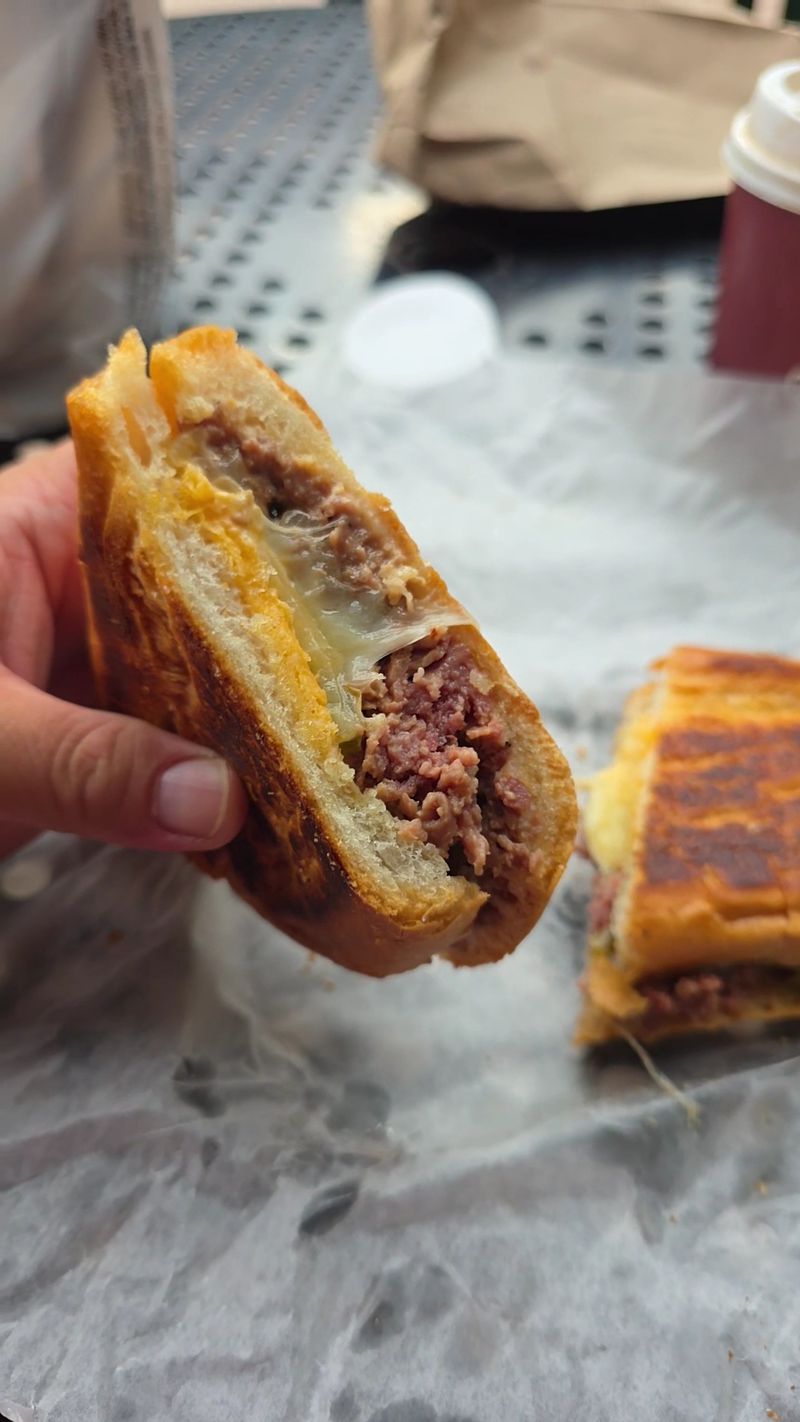 How a Tampa Cuban Gets Built