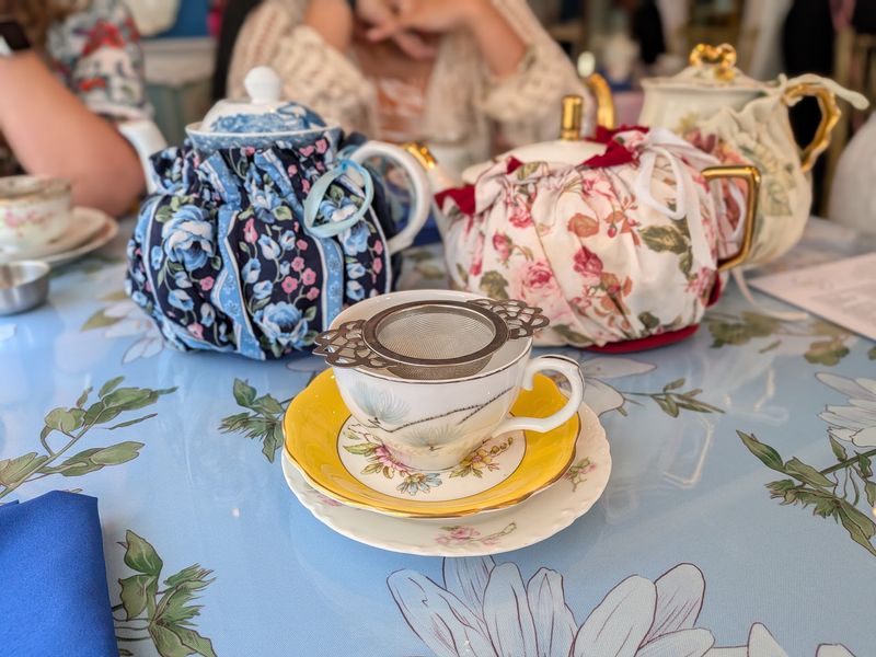 A Tea List That Runs Far Past English Breakfast