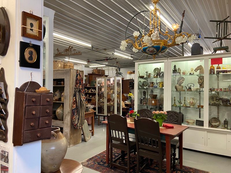 8 Gigantic New Hampshire Secondhand Shops Worth Driving Miles To Browse - Decor Hint Flying Pig Antiques, Westmoreland