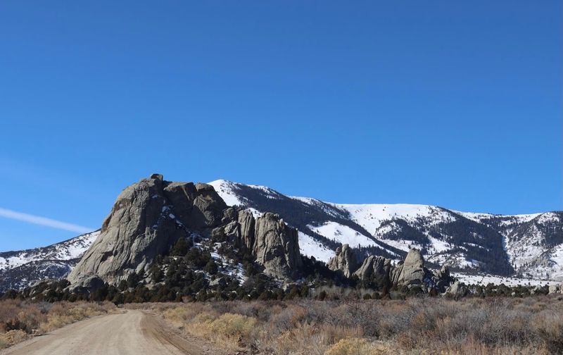 This Idaho Park's Easy Hikes Wind Through Giant Rocks That Hide Prehistoric Pictographs - Decor Hint Worth The Long Road To Almo