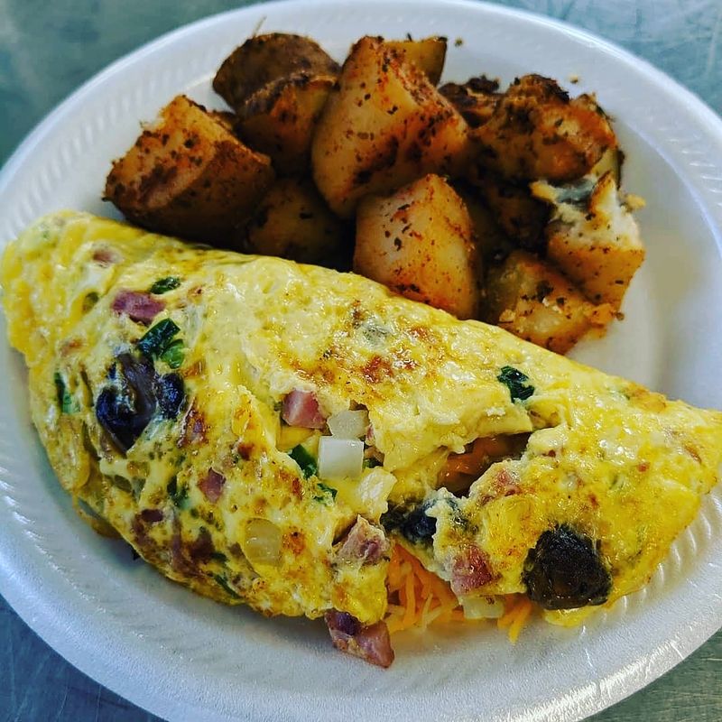 Hukilau Cafe, Laie