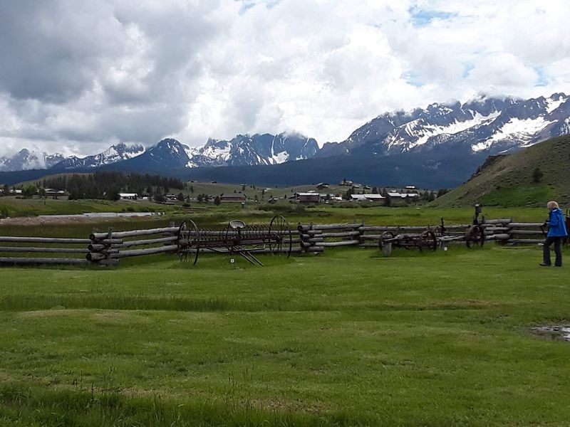Counting Summits From Town