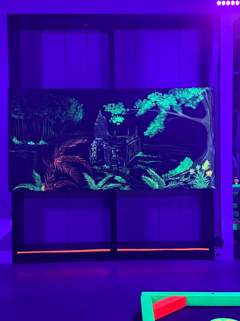 Psychedelic Walls Steal The Show