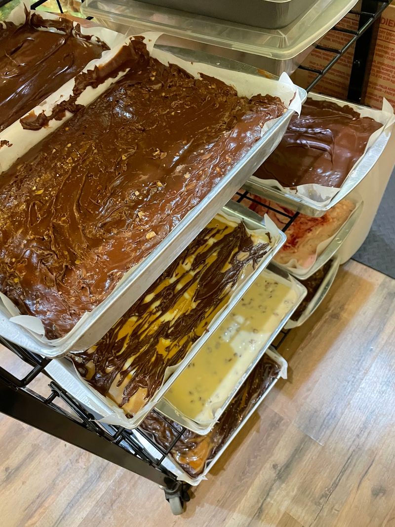 Fudge, Sundaes, And A Bakery That Packs Picnics