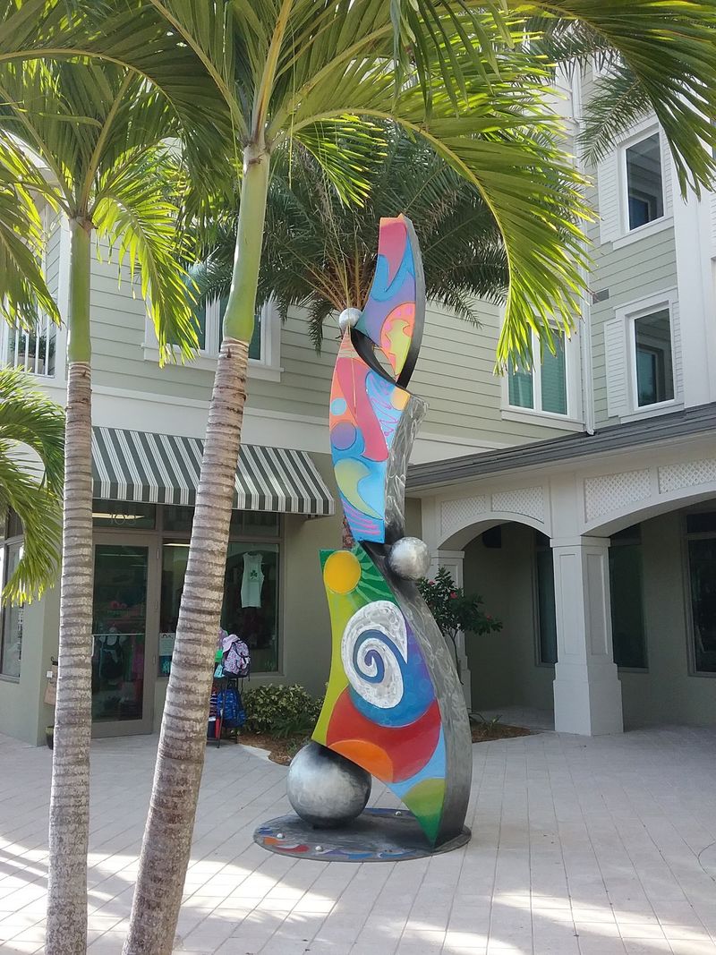 Murals, Galleries And Memorabilia