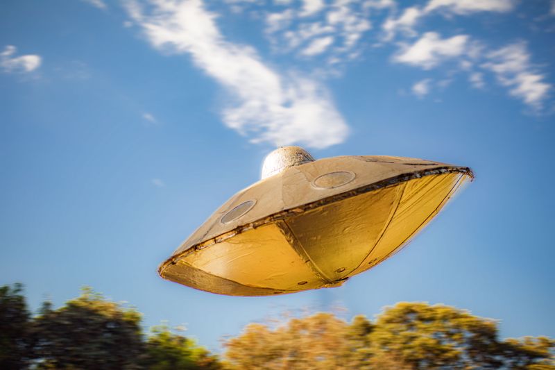 This North Carolina Coastal Town Was The Site Of One Of The State’s Most Mysterious UFO Sightings - Decor Hint The Object Was Described As Silent With Bright Lights Around Its Edge