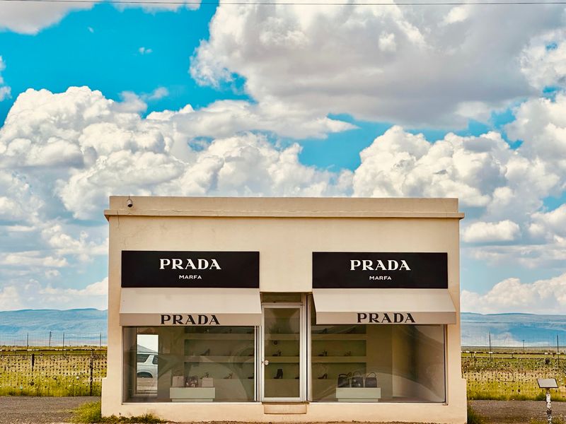 Prada Marfa, Valentine