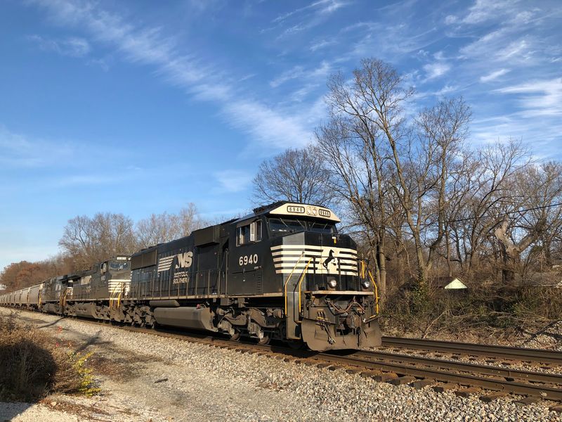 Model Train Fans Could Lose An Entire Afternoon Inside This Old-School Kentucky Hobby Shop - Decor Hint A Front Row Seat For Real Railfans