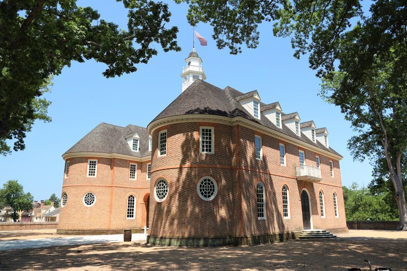 This Charming Town In Virginia Feels Like Stepping Into The Colonial Past - Decor Hint Fife And Drum Music Rolling Down The Street