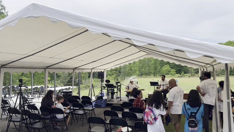 Listen To Live Music In Both English And Arabic