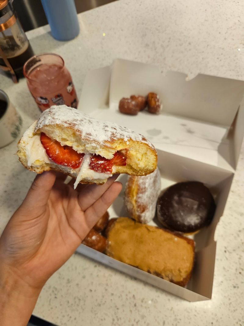 We Ranked 10 Oregon Donut Shops From Good To Surprisingly Addictive - Decor Hint Donut Palace