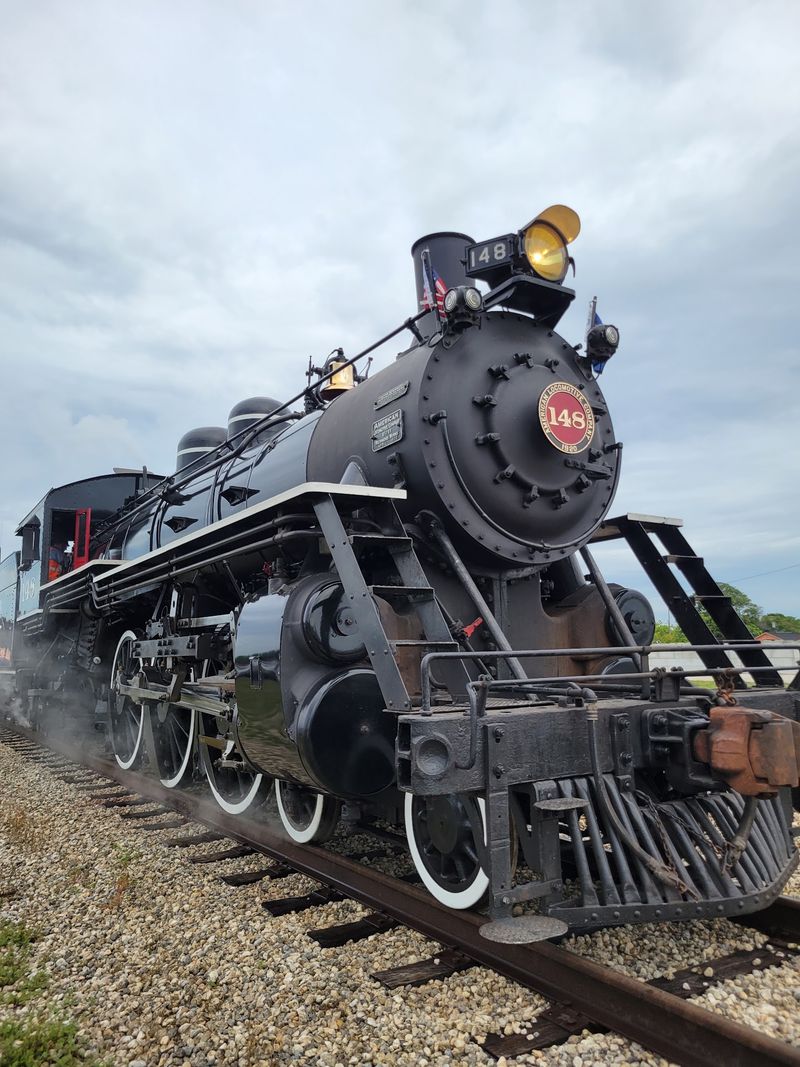 Florida's Sugarcane Country Still Hears A Vintage Steam Train Chugging Past Orange Groves On Weekends - Decor Hint Locomotive No. 148 and a Century on the Rails
