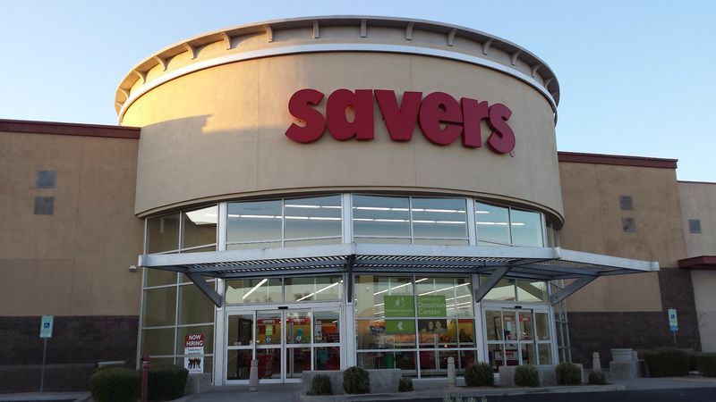 10 Massive Arizona Thrift Stores That Turn Bargain Hunting Into An All-Day Adventure - Decor Hint Savers, Scottsdale