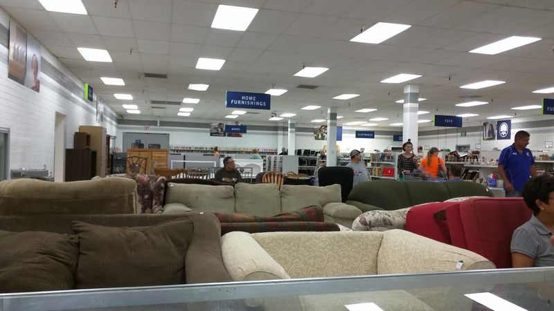10 Massive Arizona Thrift Stores That Turn Bargain Hunting Into An All-Day Adventure - Decor Hint Deseret Industries, Mesa