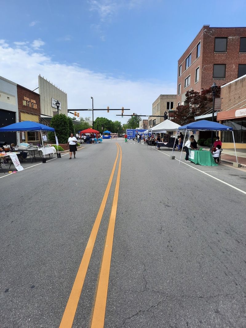 10 North Carolina Towns Losing Residents As Their Populations Keep Getting Older - Decor Hint Laurinburg
