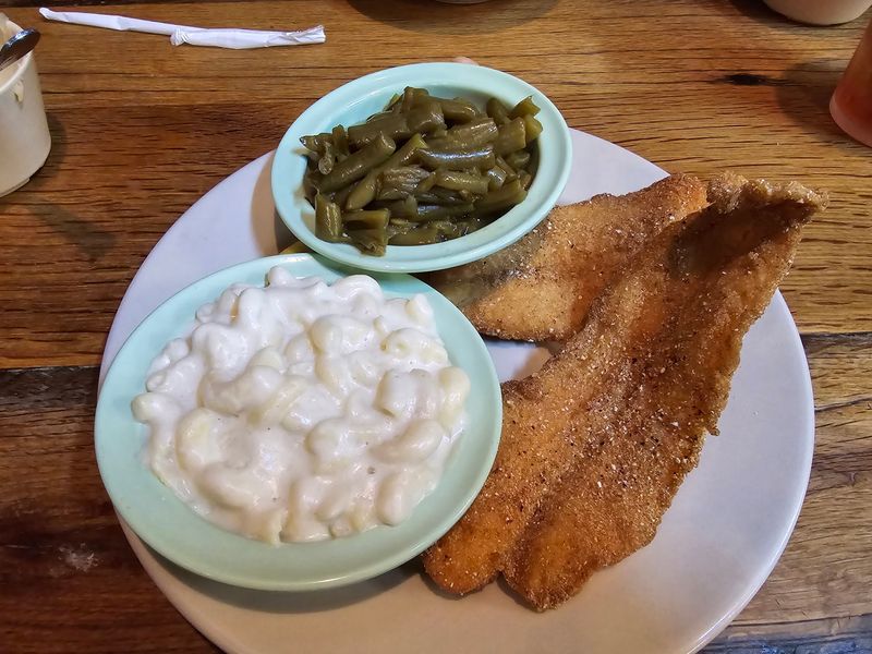 These 11 Kentucky Catfish Restaurants Have Been Frying The Same Way For Years - Decor Hint Willow Pond Of Paducah