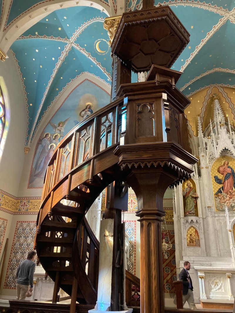 This Historic Tennessee Church Is Filled With Painted Ceilings And Brilliant Stained Glass - Decor Hint Neo-Gothic Lines And Arches