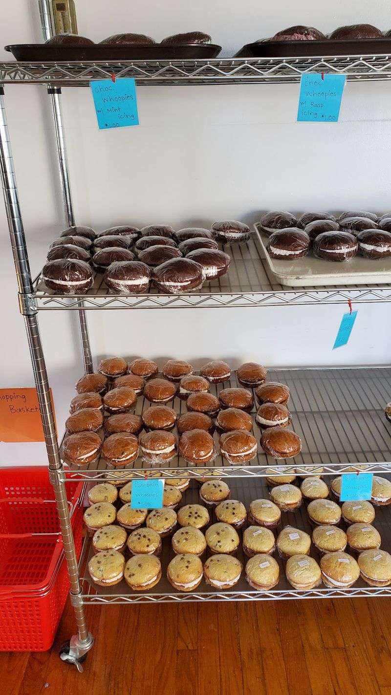 8 Amish Bakeries In Pennsylvania That Sell Out Of Whoopie Pies By Noon - Decor Hint The Country Kitchen & Dutch Valley Bakery, Spring Mills, PA