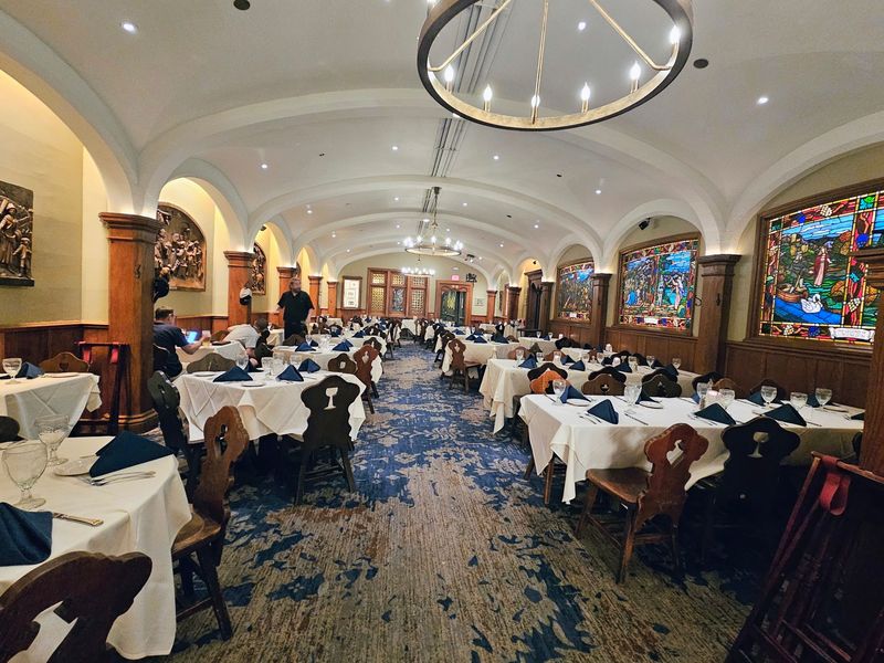 Mader's Restaurant, Milwaukee
