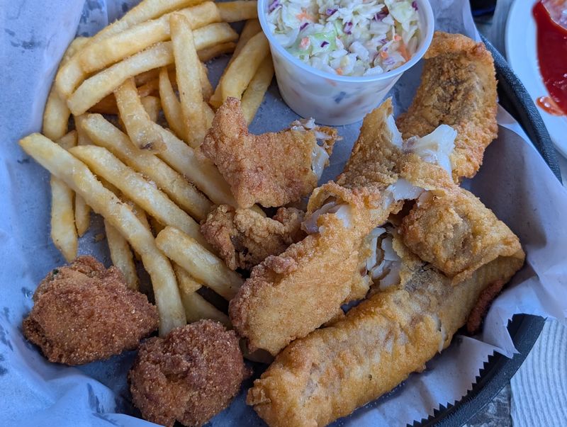 Once You Taste Its Seafood Buffet, This Florida Riverside Restaurant Ruins Every Other Buffet - Decor Hint Bottomless Perch Beats Any Steam Table