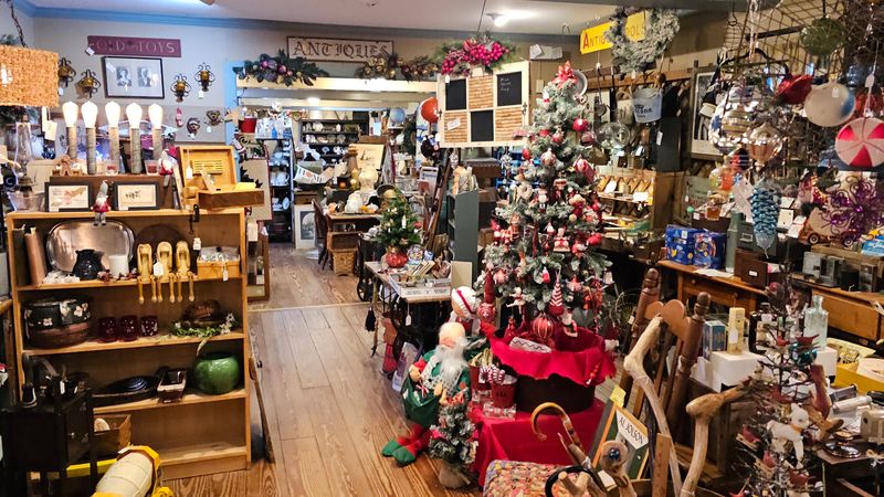 Marlborough Barn Antiques, Marlborough