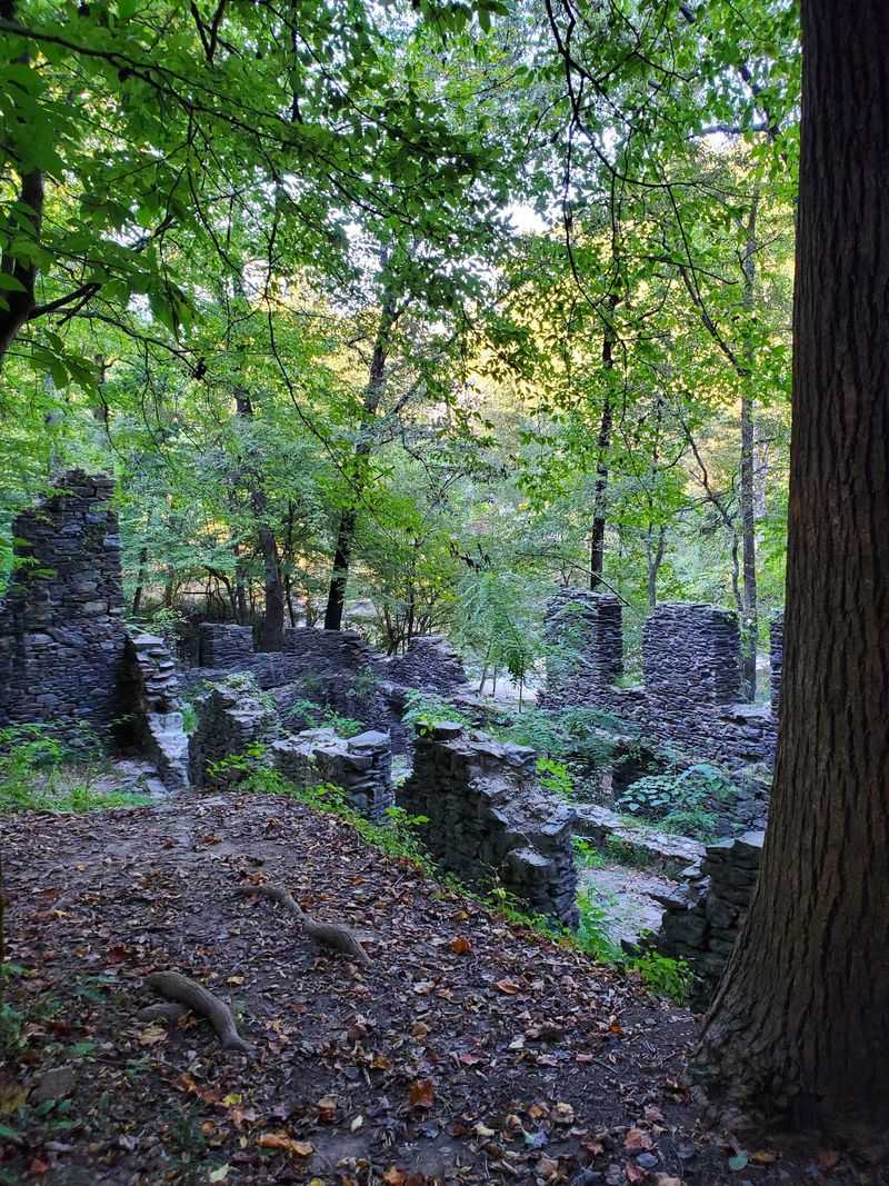 These Strange Forgotten Ruins In Georgia Are One Of The Biggest Hidden Secrets In The South - Decor Hint Ruins You Can Actually Walk Inside
