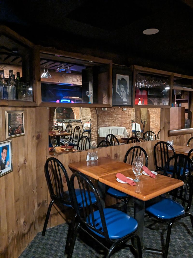 An 1892 Bank Creates An Unforgettable Dining Room