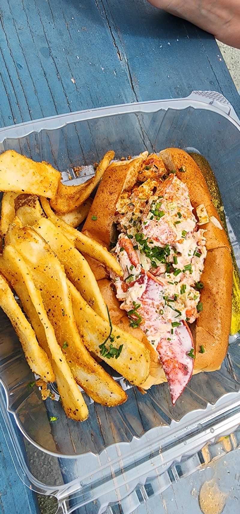 This Little California Seafood Spot Serves Warm Buttered Lobster Rolls Worth The Drive - Decor Hint The Lobster Is Served On A Split-Top Brioche Roll