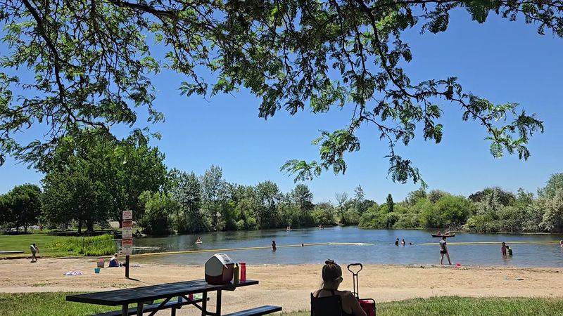 This Idaho Island State Park Has A Roomy Lake Beach That Stays Calm Midweek - Decor Hint Shade, Snacks, And Family Comforts