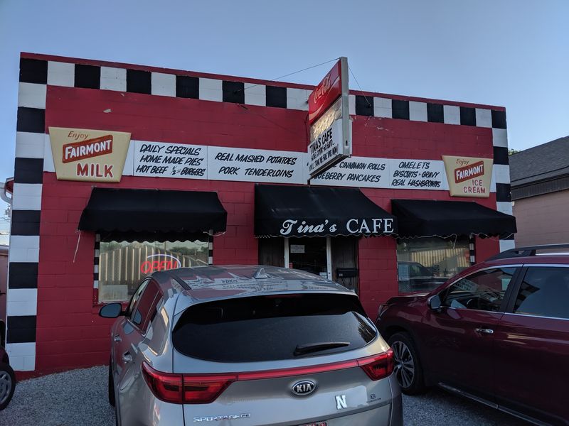 People Rearrange Their Whole Saturday For The Pancakes At This Plain Little Nebraska Restaurant