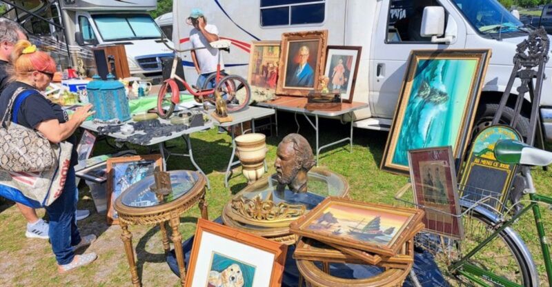 Show Up on a Monday and You’ll Walk Past Thousands of Vendors at This Florida Flea Market