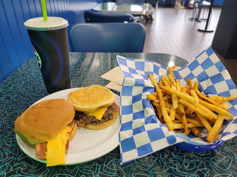 This Nearly 90-Year-Old Pennsylvania Burger Joint Still Serves The Old-School Cheeseburgers Locals Grew Up On