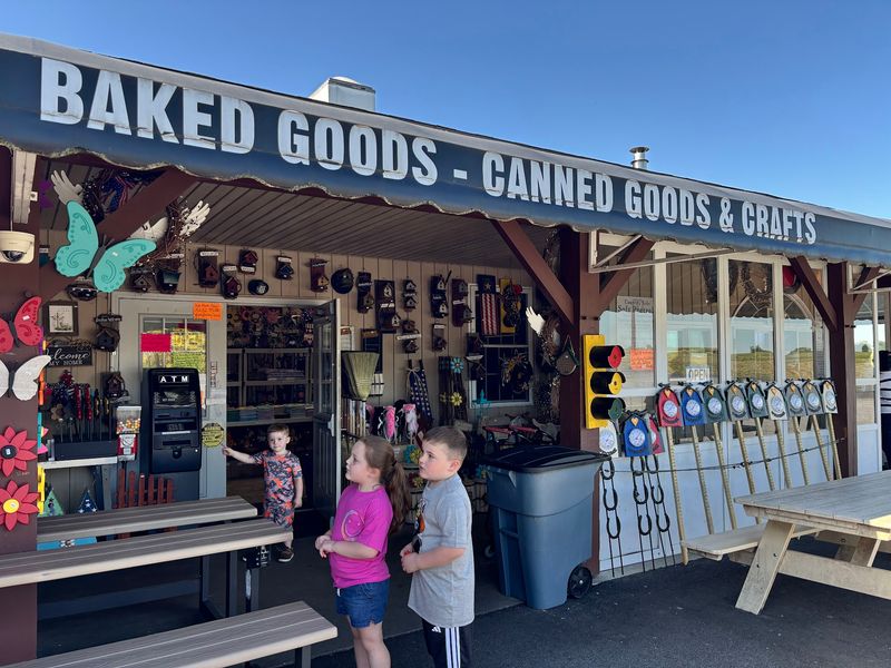 8 Amish Bakeries In Pennsylvania That Sell Out Of Whoopie Pies By Noon