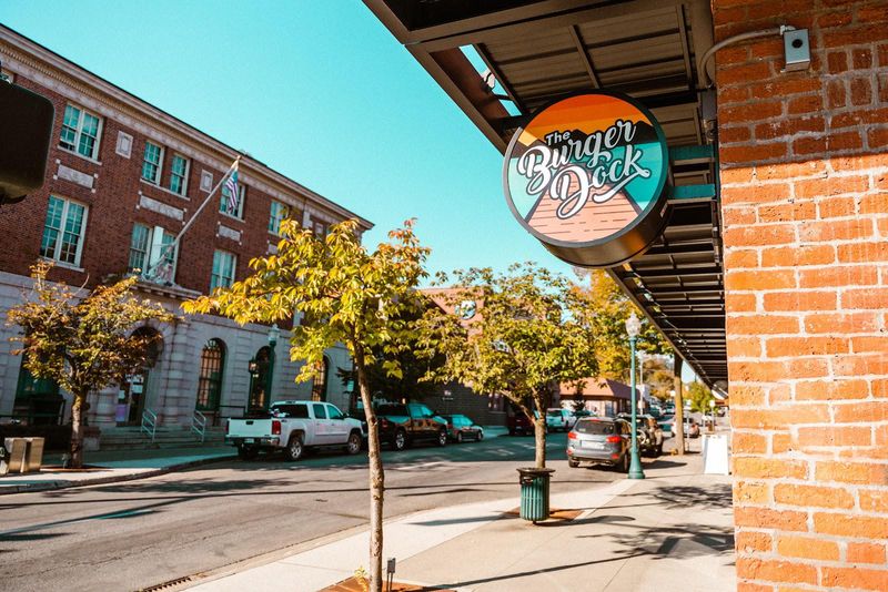 Fry Sauce Divides Idaho, So Here Are 7 Burger Joints Worth The Argument