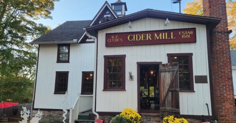 We Ranked 10 Connecticut Apple Cider Donut Spots And Here’S Who Made The Cut