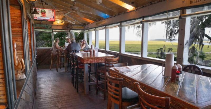 Skip The Savannah Crowds, These 9 Georgia Seafood Spots Are Worth The Drive In 2026