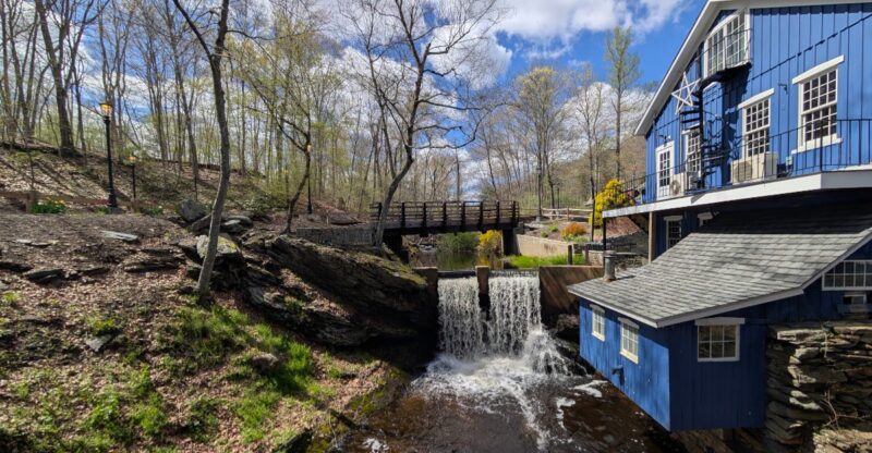 9 Restaurants Across Rural Connecticut Locals Say You Need To Try In 2026